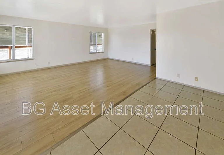 8049 Greenridge Dr #26 — Photo 4