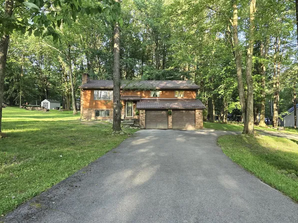 892 Port Au Prince Rd, Du Bois, PA 15801