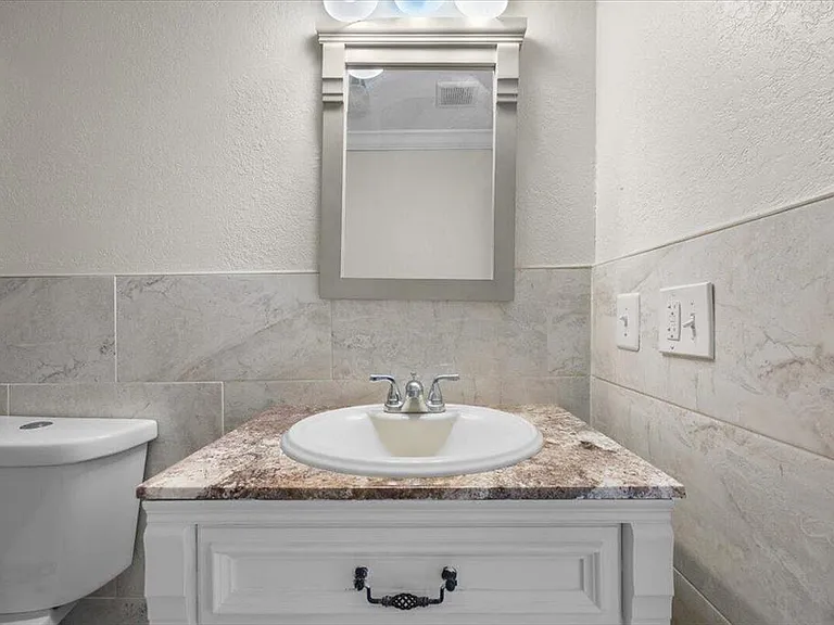 5540 Lakewood Cir S — Photo 18