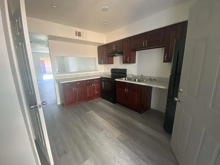 5949 Tullis Dr #5949 — Photo 3