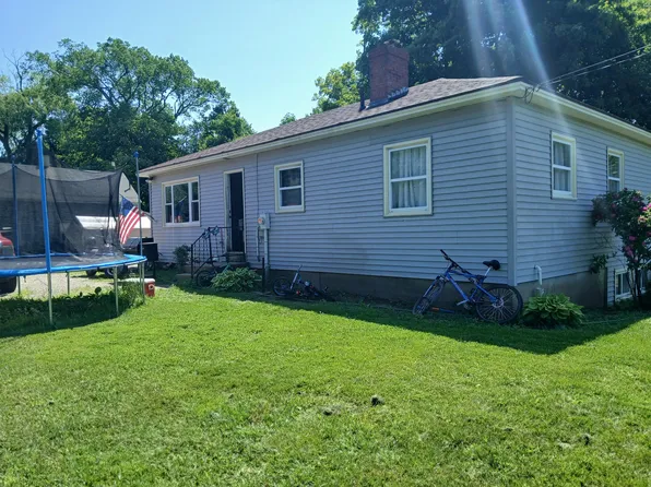 114 Brickyard Rd, Farmington, ME 04938