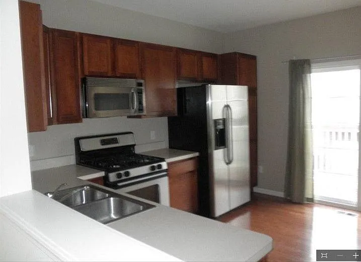 44721 Ellery Ln — Photo 2