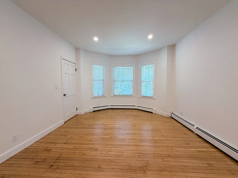100 Sheridan Ave #1 — Photo 10