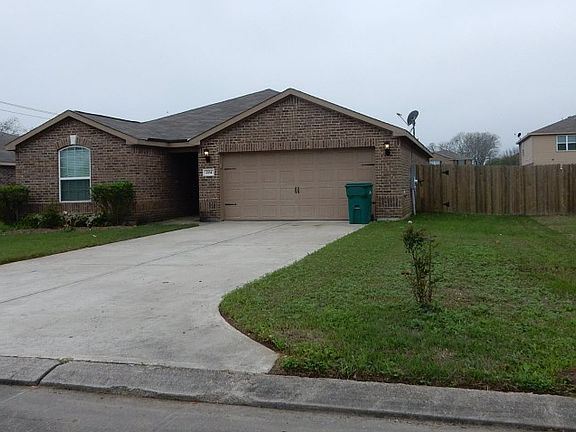 2nd image of 204 Taylor Cir