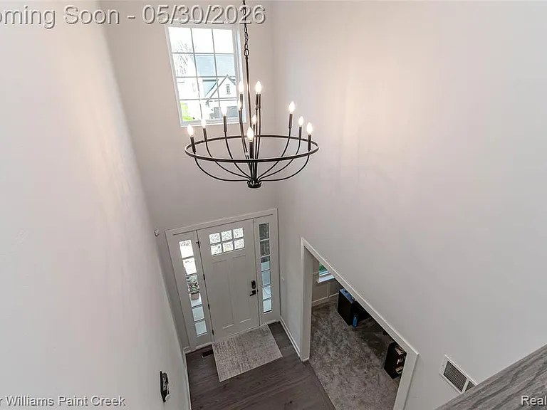 375 Amelia Cir — Photo 32