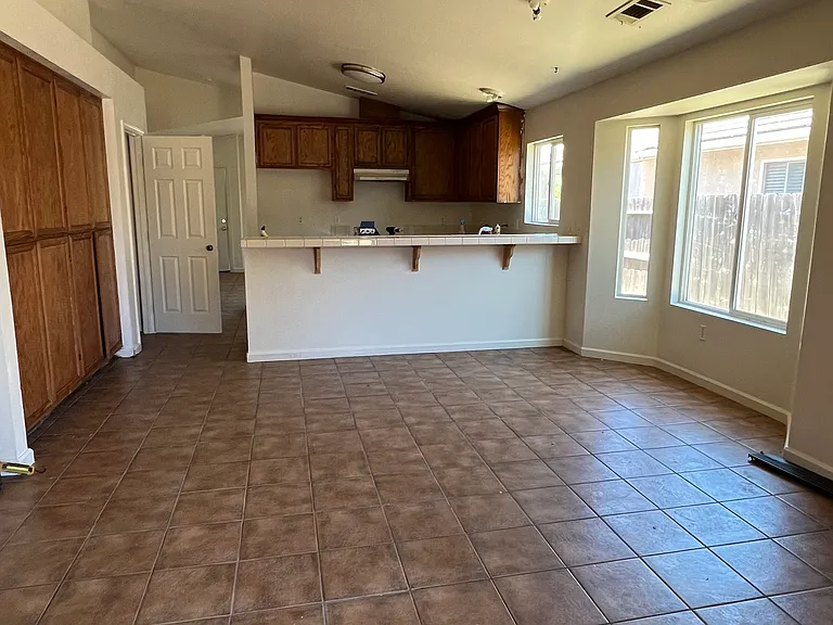 463 Tucolay Ct — Photo 4