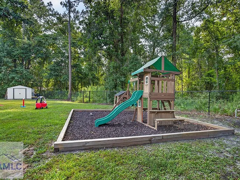 126 Thornton Dr NE — Photo 19