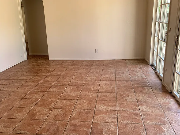 2542 Crescent Ave — Photo 10