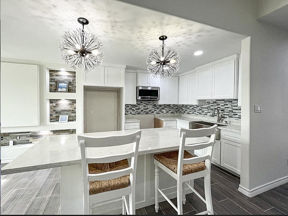 5th image of 624 Rockrose Dr