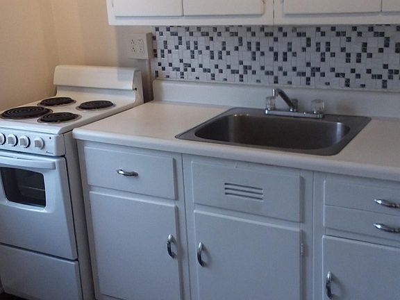 3rd image of 22 Lexington Ave APT 3B