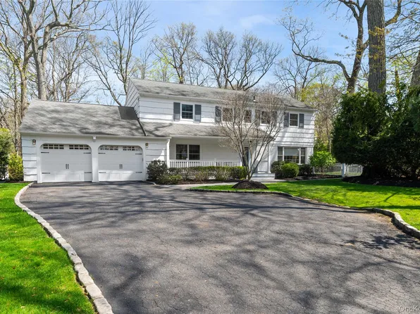 8 Heritage Court, Cold Spring Harbor, NY 11724