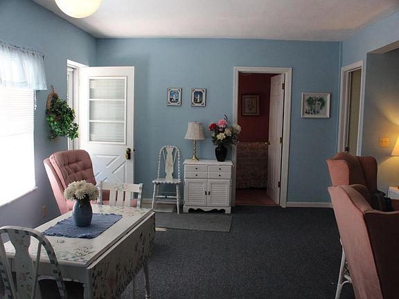 5th image of 7409 Washington St