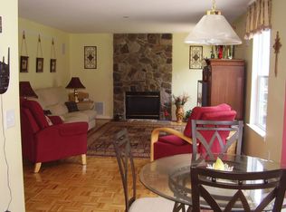 832 Wellesley Ct, Hampstead, MD 21074