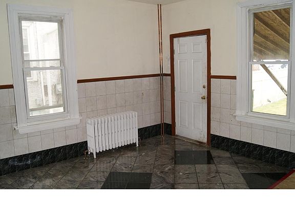 5th image of 5524 N American St