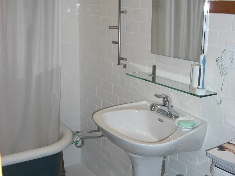 2318 W Rice St #1R — Photo 2