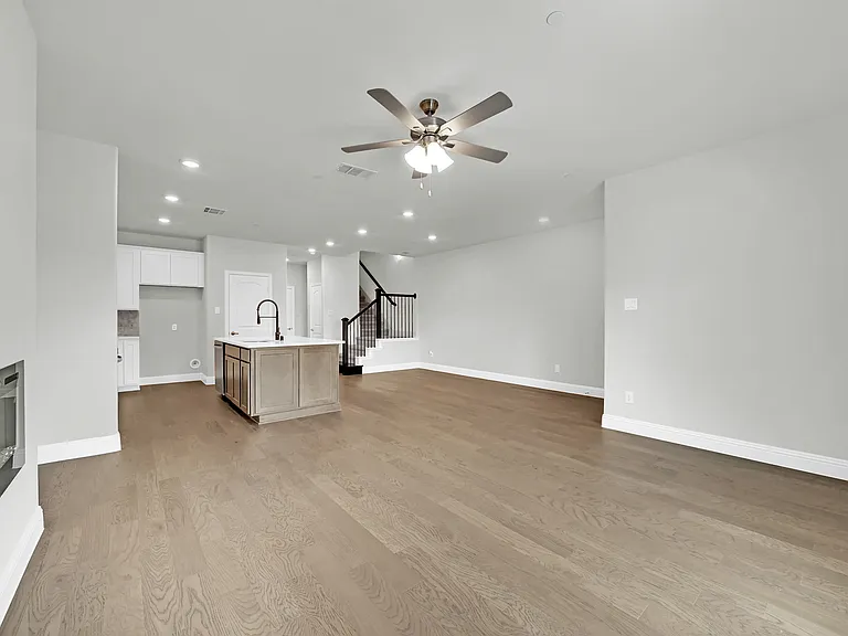 7929 Bayside Dr — Photo 10