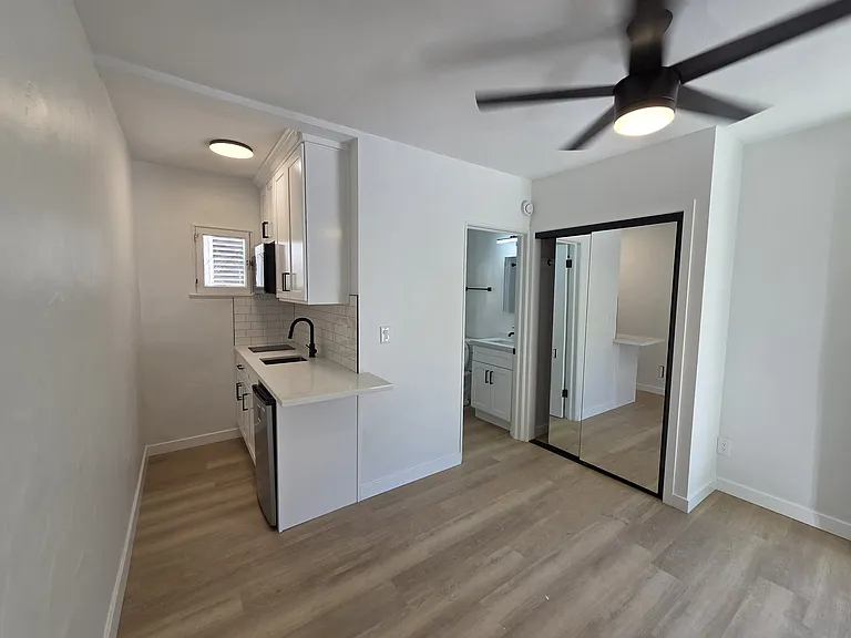 628 Veteran Ave #104 — Photo 5