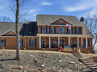 520 Clagett St SW, Leesburg, VA 20175