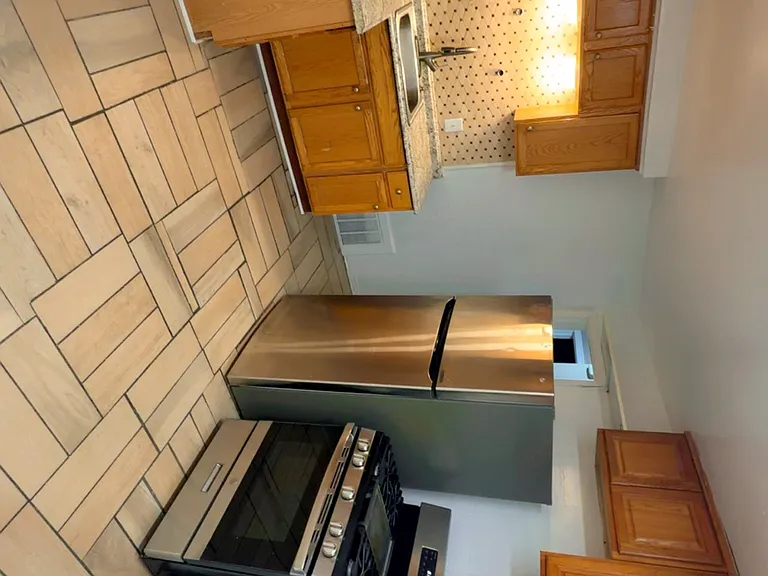 6400 Longacre St — Photo 4