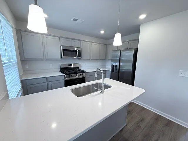 807 Coburg Ln — Photo 15
