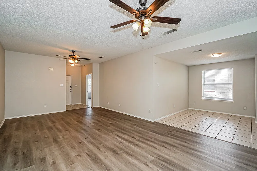 4 bed, 2.0 bath, 1623 sqft, $2,160 — Photo 3