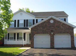 703 Grandview St, Middlesex, NJ 08846