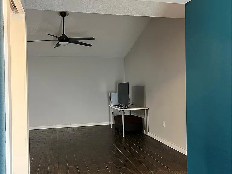 10515 Sagewind Dr — Photo 3