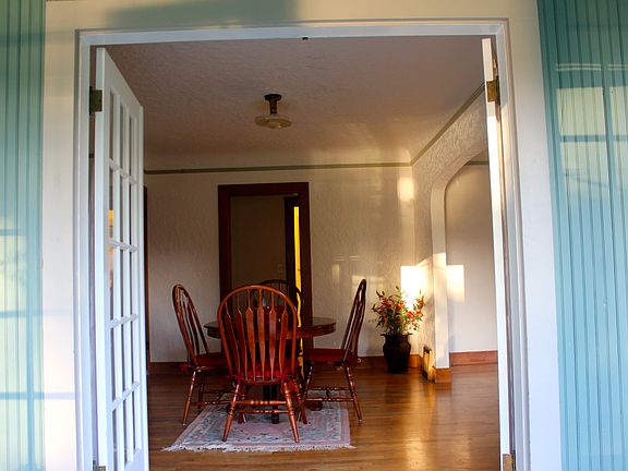 4th image of 3644 Wesley Dr NW