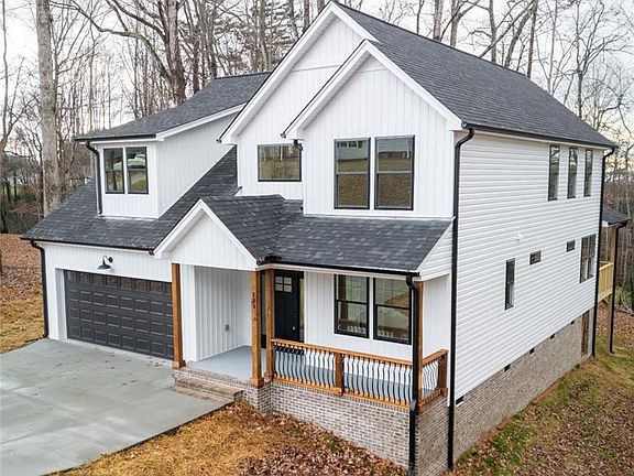 2nd image of 482 Carson Rd