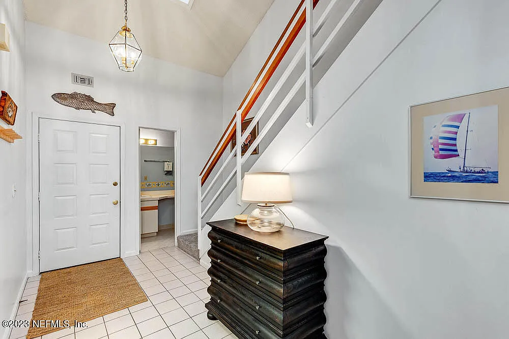 3 bed, 2.5 bath, 1551 sqft, $3,600 — Photo 4