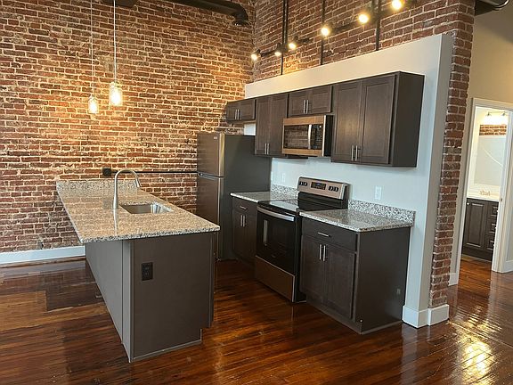 3rd image of 91 S 3rd St #2B-1Ba-1082Sqft