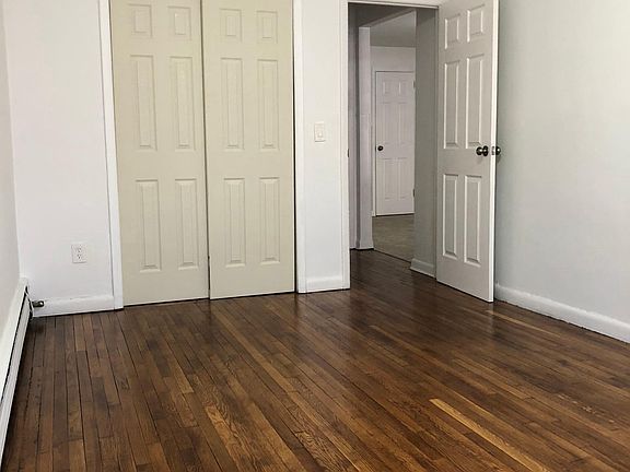 Large 1 bedroom. Big enough for a King sized bed. 