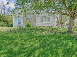 212 S Main St, Caseyville, IL