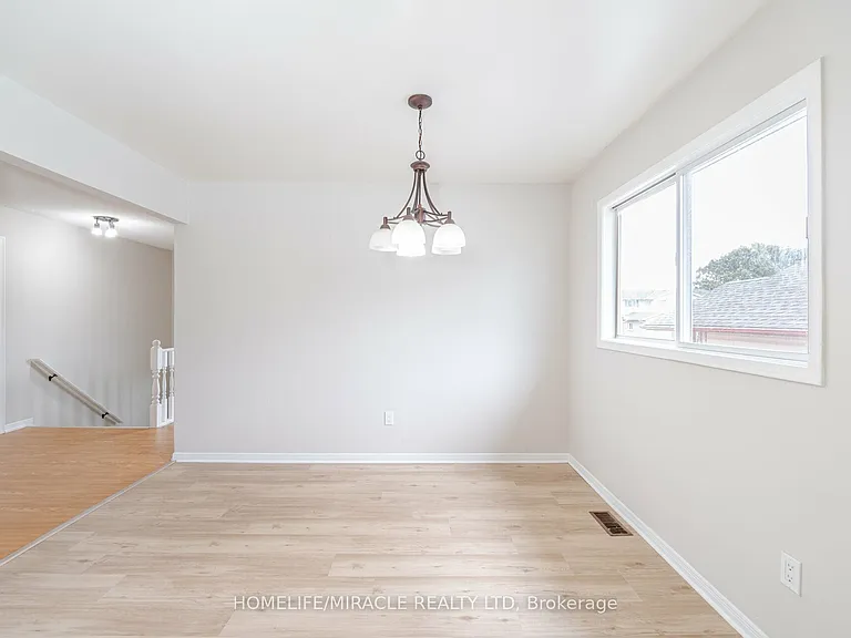 36 Poplar Cres #UPPER — Photo 6