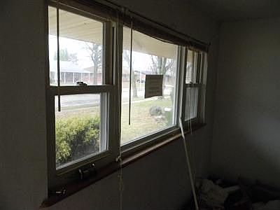 3rd image of 33 Brookhaven Dr
