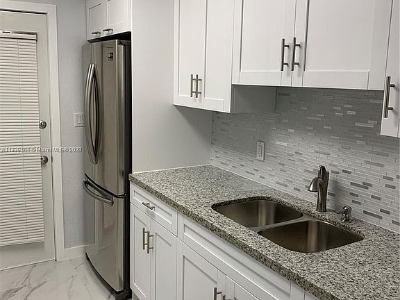 4th image of 1030 9th St APT 204
