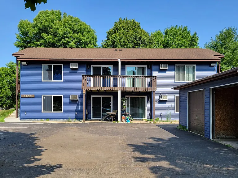 1636 Pinewood Ln — Photo 1