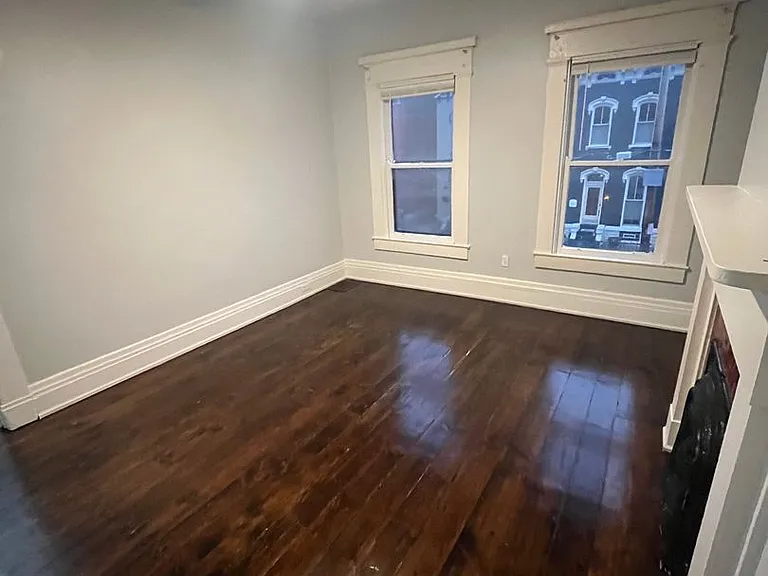 818 Main St — Photo 32