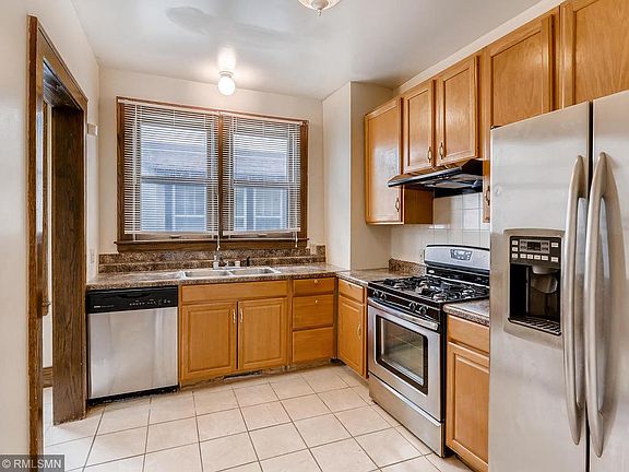 4th image of 1415 Sheridan Ave N
