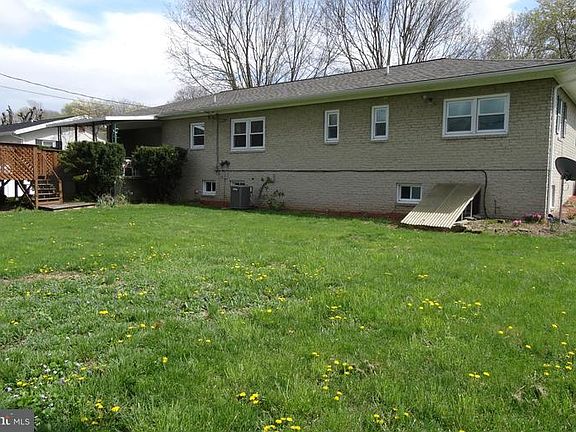3rd image of 19814 Jeffery Dr