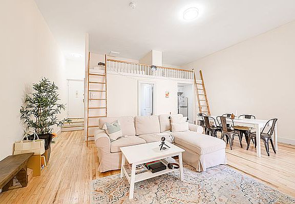 3rd image of 323 W 75th St APT 1B