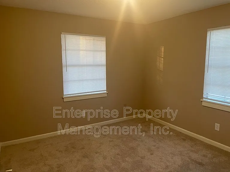 1982 Goldbrier Ln — Photo 10