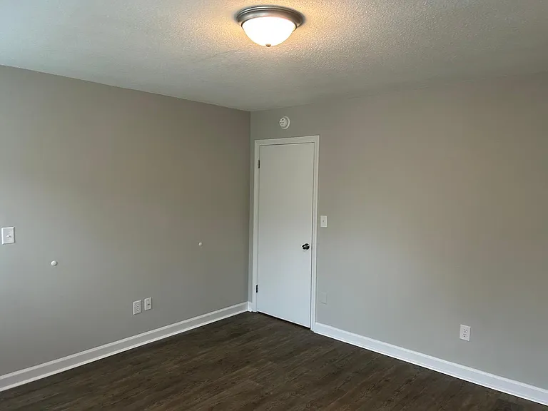 101 Plaza Oaks Rd #6 — Photo 7