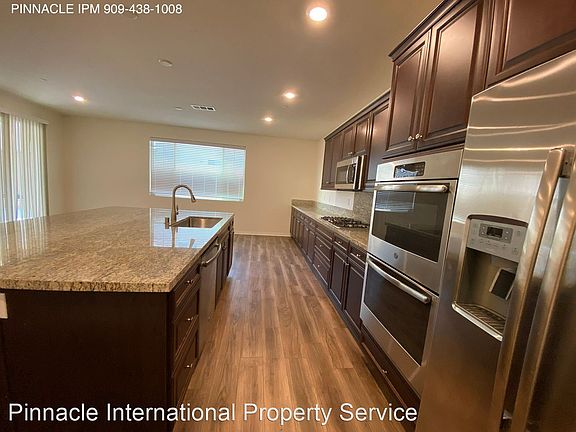 4th image of 3255 E Yosemite Dr