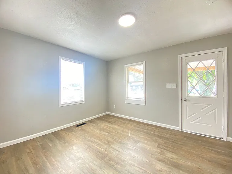3217 Finley St — Photo 5