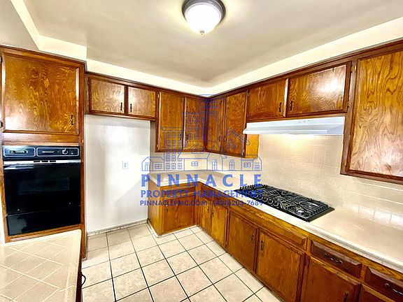 5th image of 12644 York Ave APT E