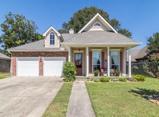 202 Lakeshore Dr, Youngsville, LA 70592