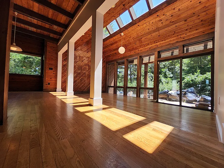 23 Eastview Rd — Photo 3