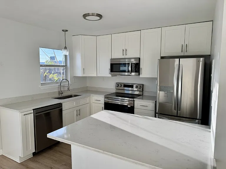 8003 Beach Dr #A — Photo 4