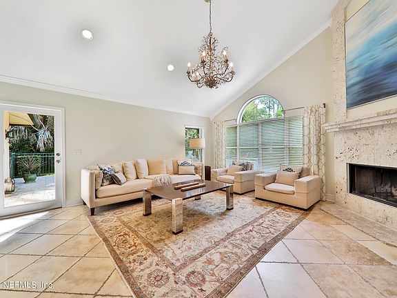 5th image of 106 Nina Ct